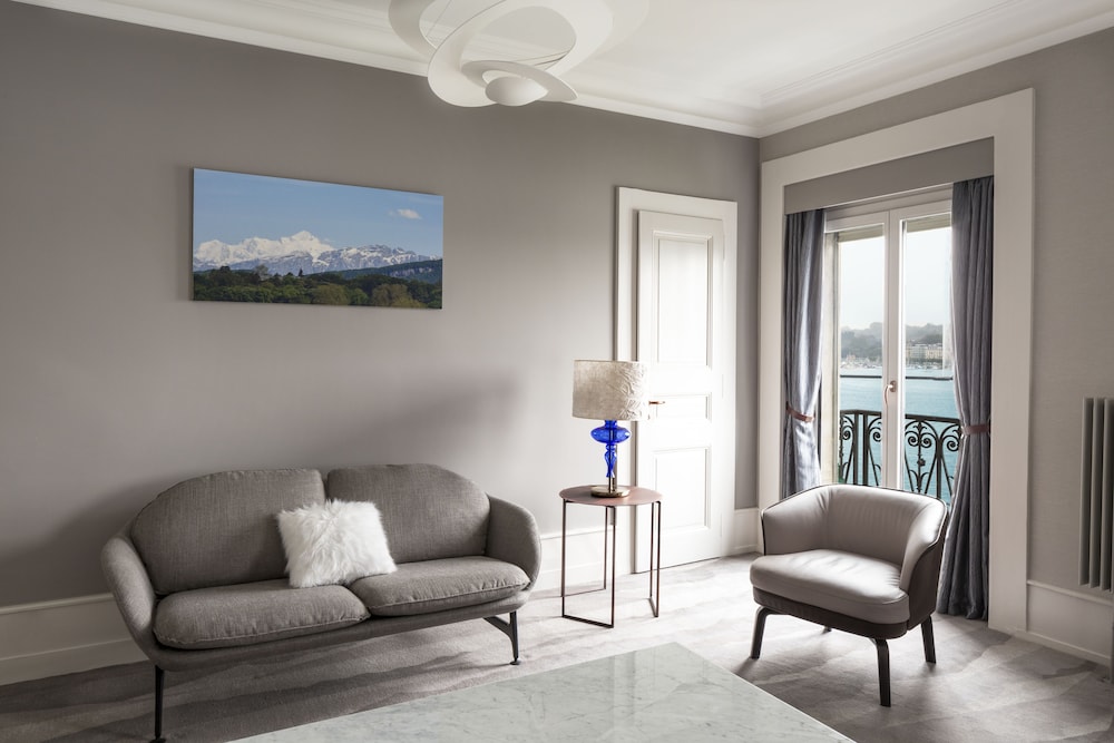 THE RITZ-CARLTON HOTEL DE LA PAIX GENEVA 26/45