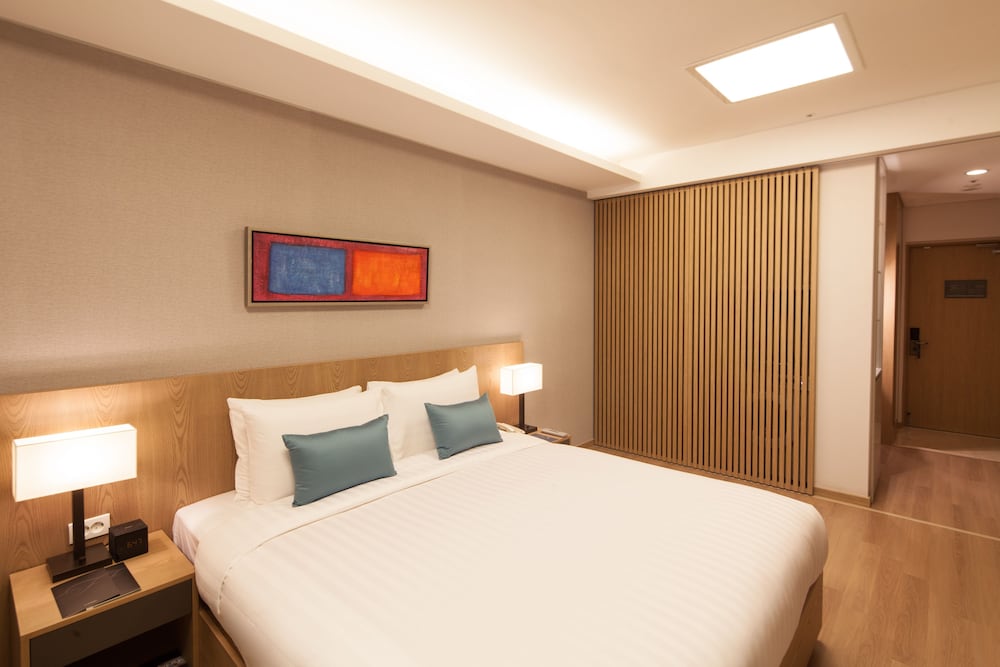 STUDIO, DOUBLE BED