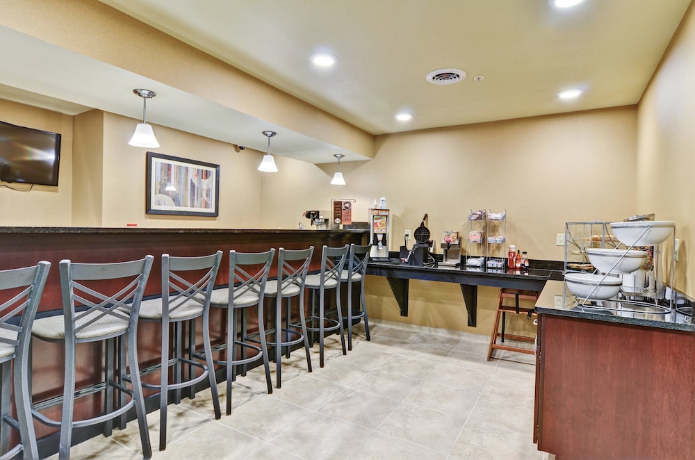 Cobblestone Inn & Suites - Ambridge 35/49