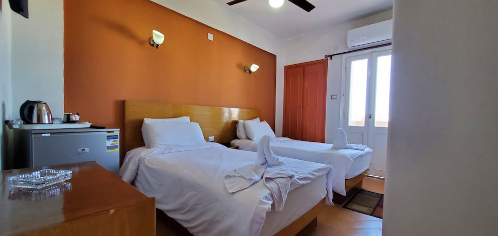 Adriatica Hotel 16/32