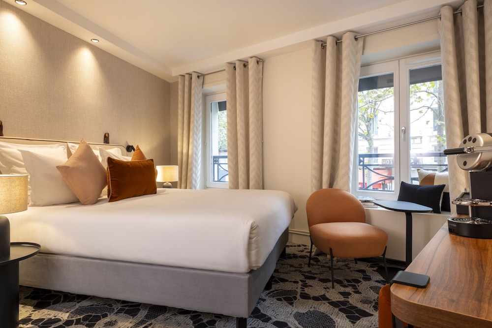 SUPERIOR, DOUBLE OR TWIN BED