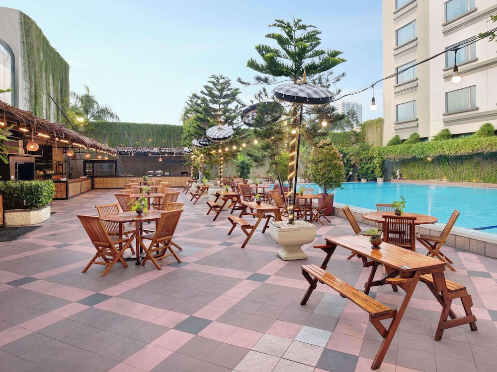 Grand Mercure Maha Cipta Medan Angkasa 62/69