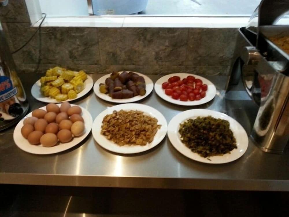 Greentree Inn Guangzhou Chimelong Paradise Yuangang Metro Station Hotel 18/26