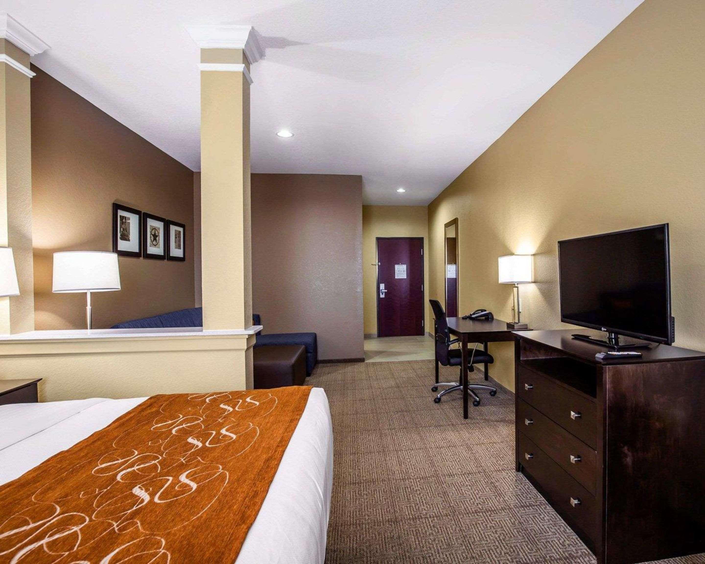 Efficiency, Suite, King Bed