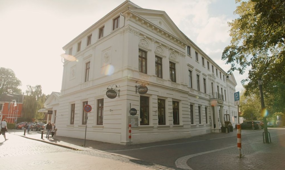 AM SCHLOSS AURICH 2/34