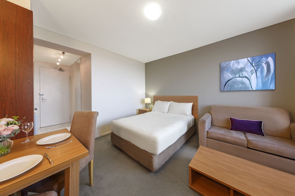 Park Regis Concierge Apartments 14/41