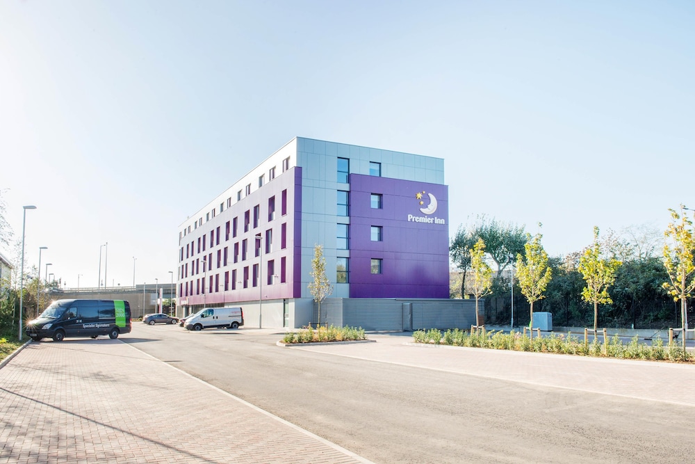 Premier Inn London Edmonton in LONDON