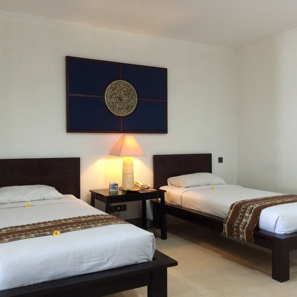 Legong Keraton Beach Hotel 15/70