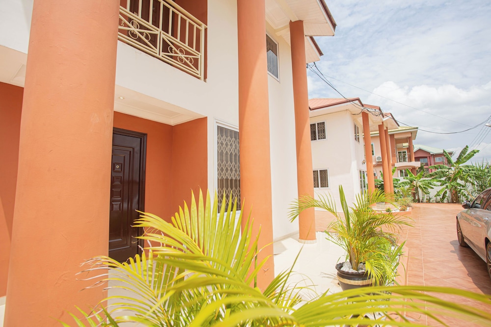 Accra Luxury Apartments 2/50