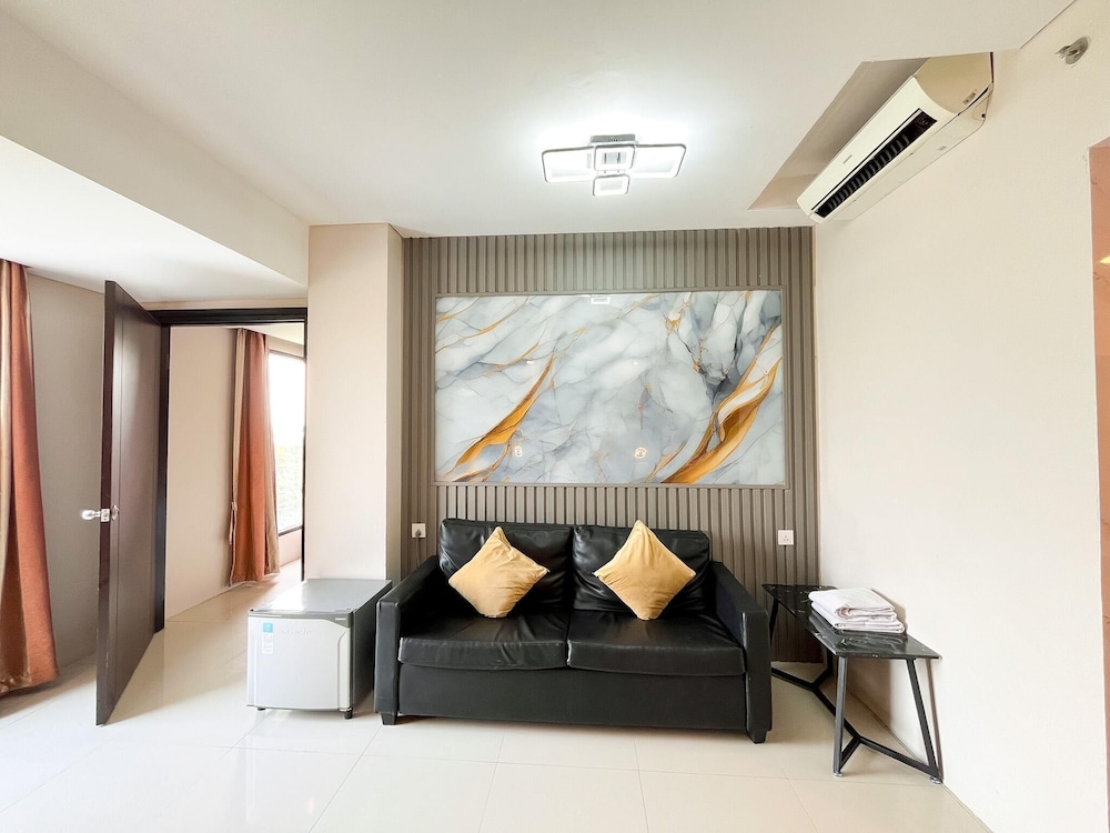 VERSE HOTEL CIREBON 48/72