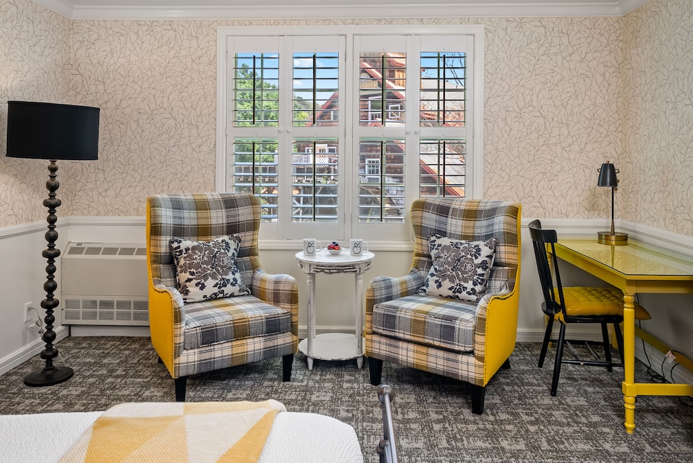 Apple Farm Inn 51/65