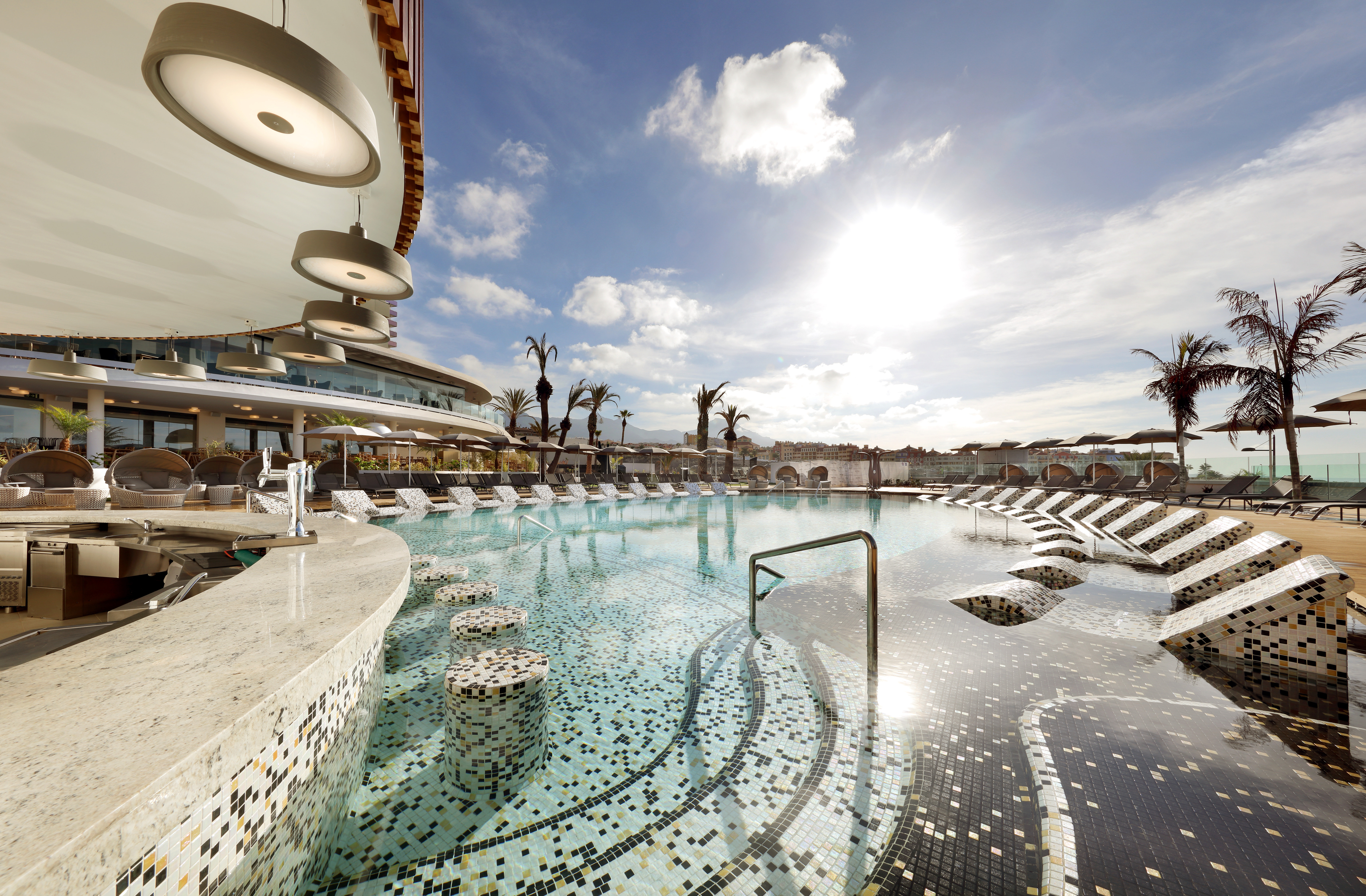 Hard Rock Hotel Tenerife 80/82