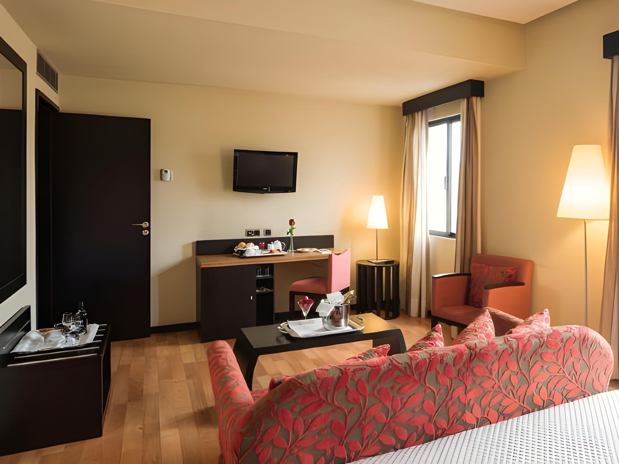 Room, Panoramic View