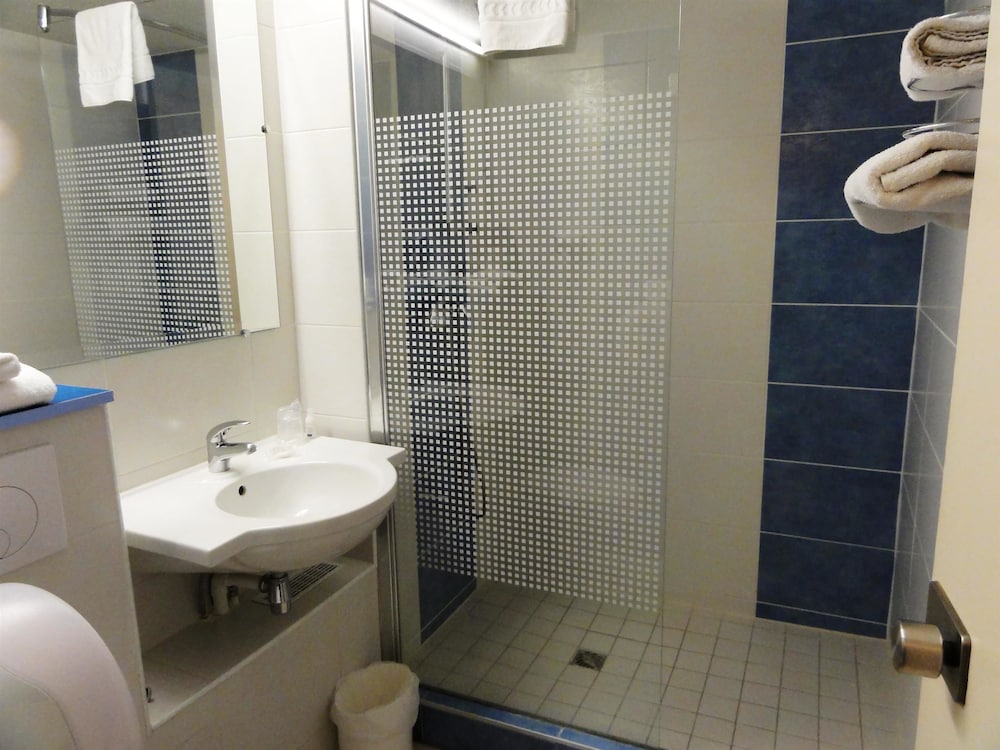 HOTEL KYRIAD TOULOUSE SUD - ROQUES 43/50