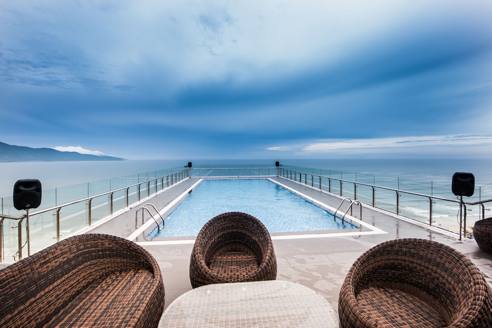 Yarra Ocean Suites Danang 52/58