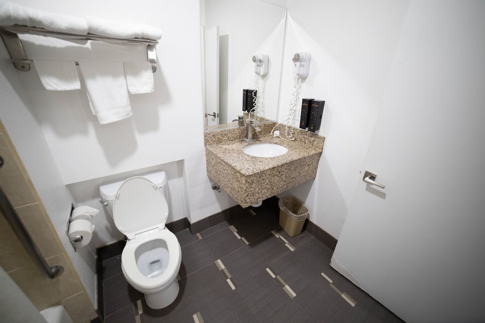 Guesthouse Inn Suites 59/63