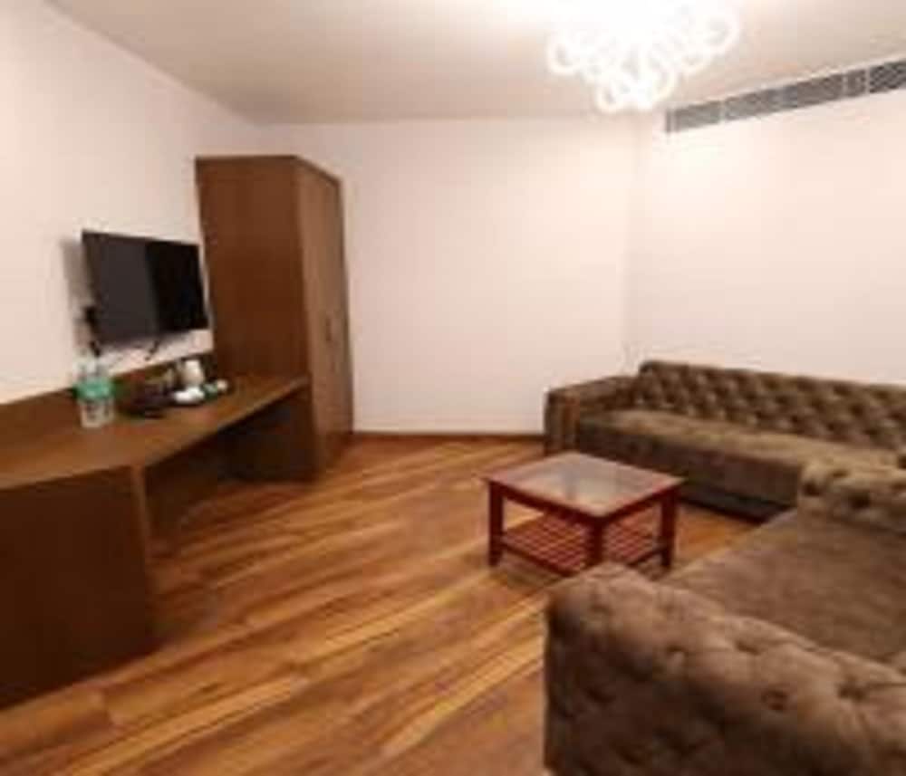 Bamboo Saa Mulberry Resort 40/55
