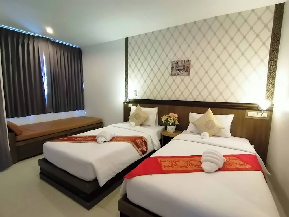 NJ PATONG HOTEL 24/53