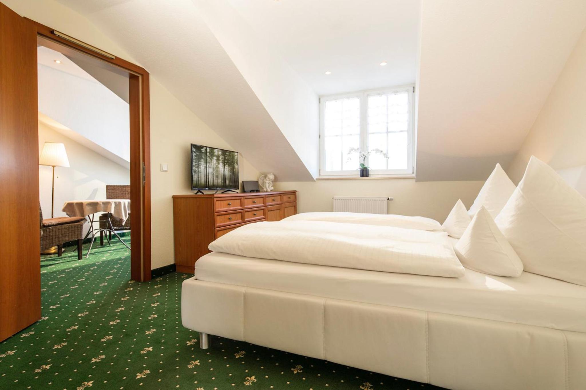 Suite, Garden View