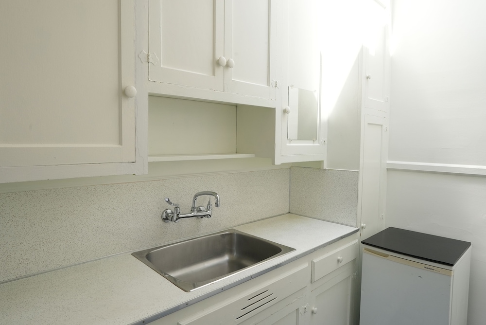 Ocean Island Inn Backpackers Suites Hostel 79/79