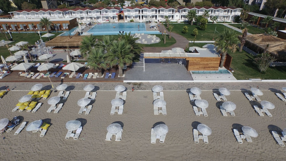 Risus Beach Resort Hotel Kusadasi