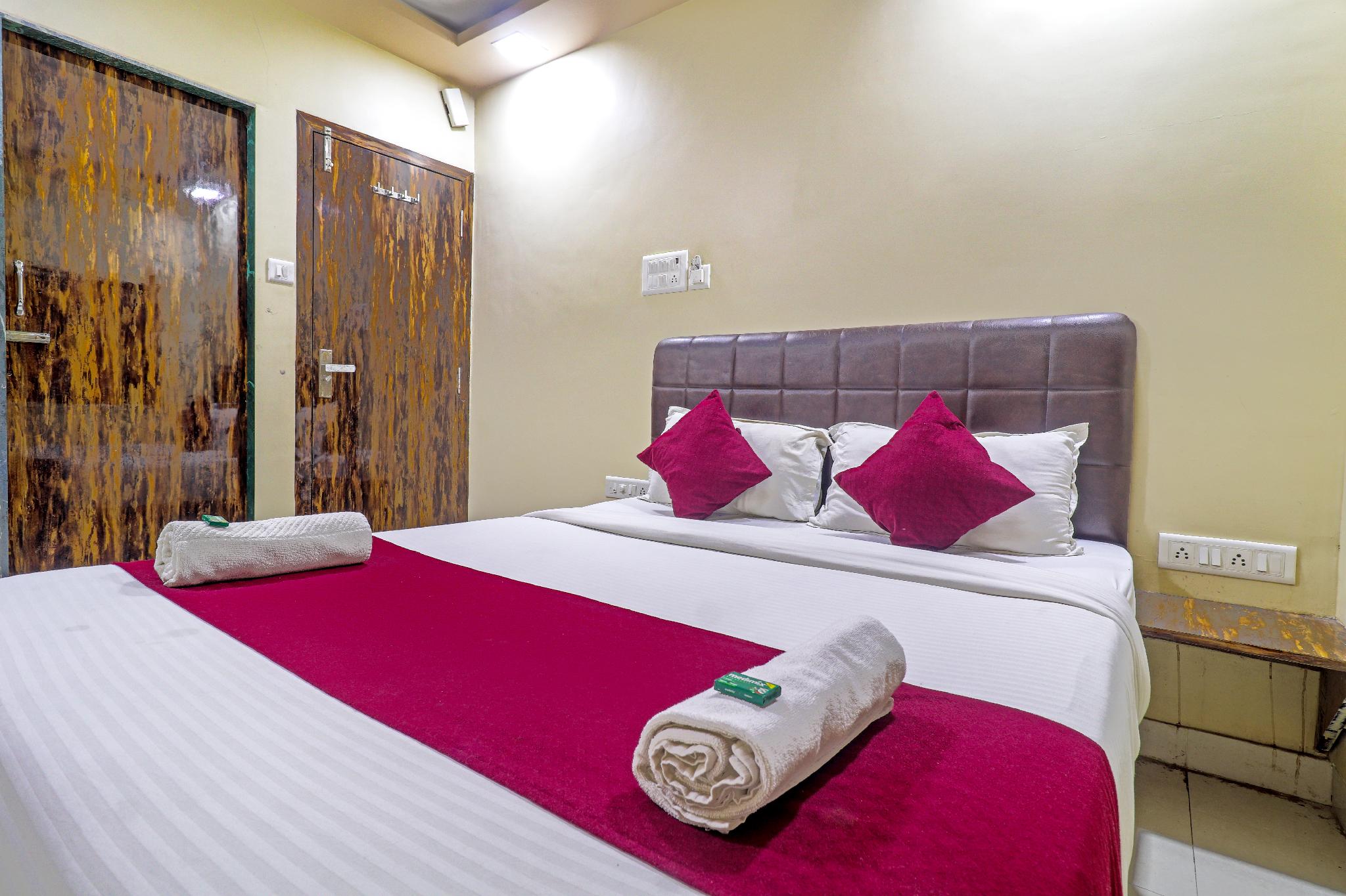 Deluxe, Double Bed