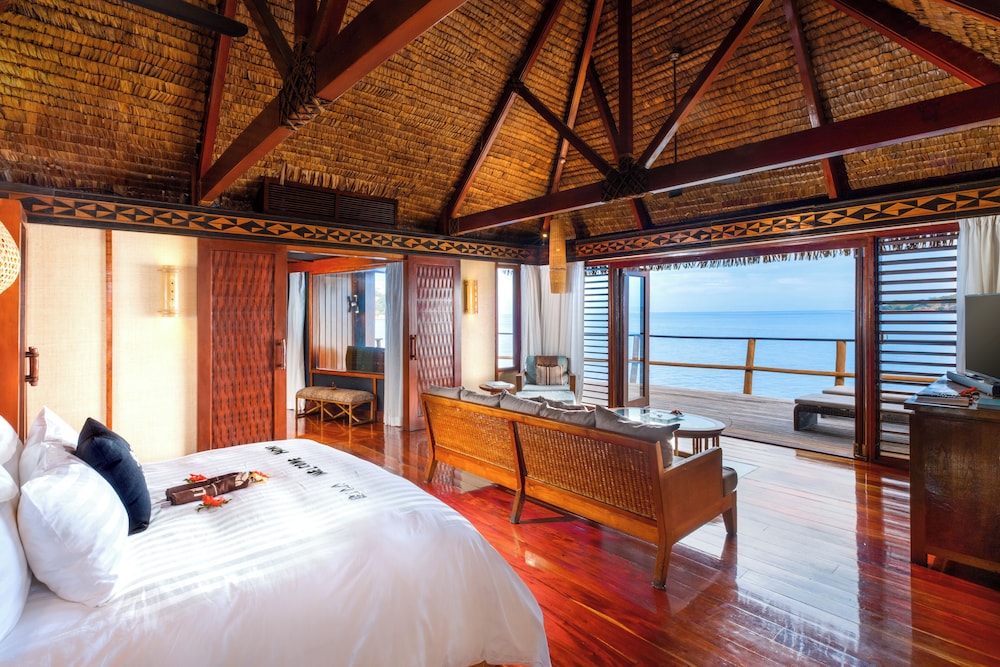 Overwater, Bure, King Bed، Likuliku Lagoon Resort - Adults Only 2/8