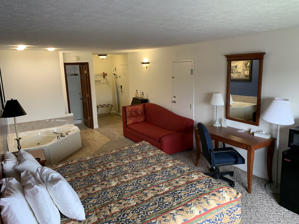 Days Inn by Wyndham Columbus IN 28/37