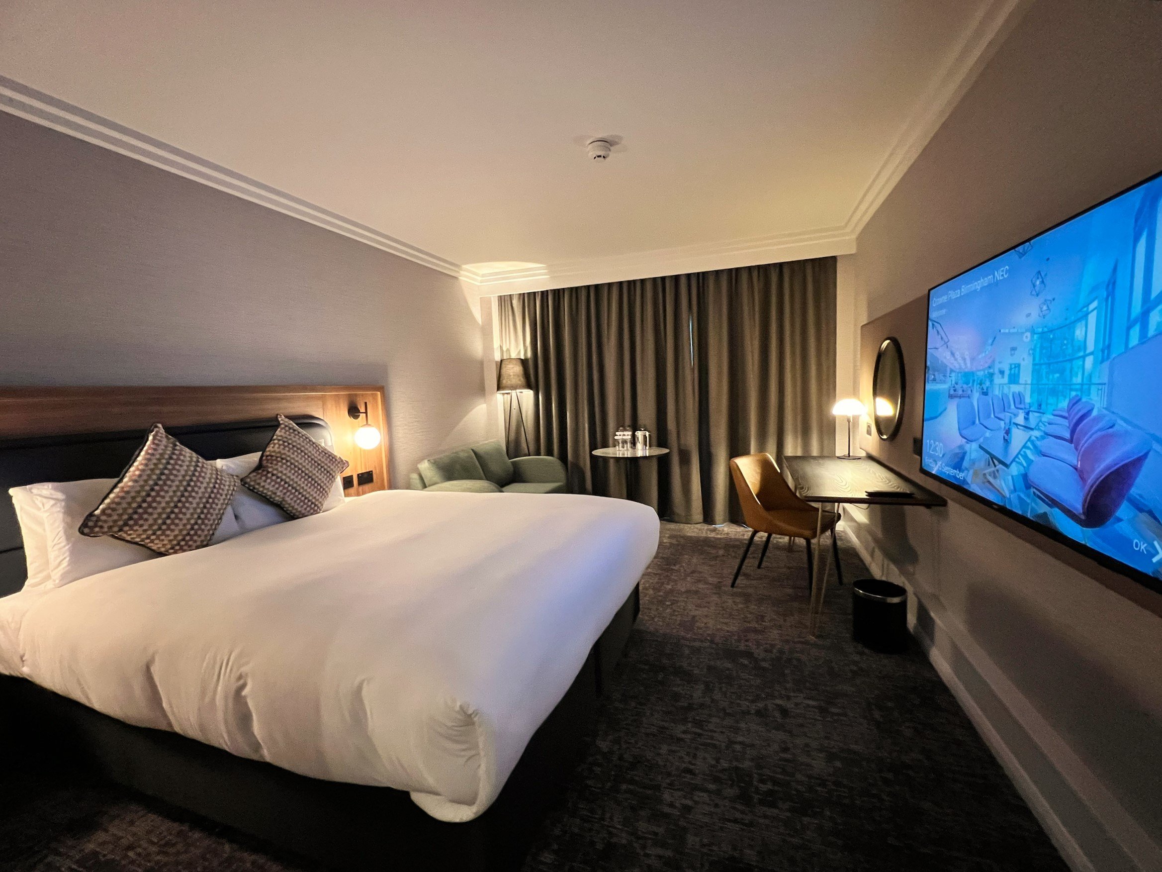 Crowne Plaza Birmingham Nec 29/77