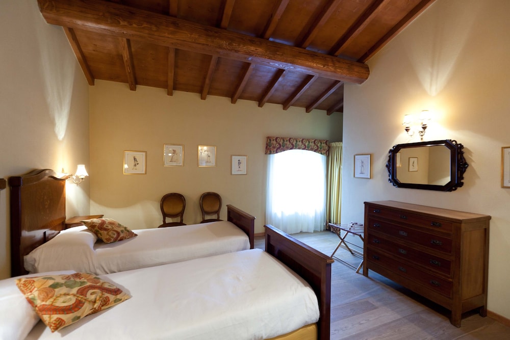 3 Bedrooms, Apartment, Queen and Twin Beds, Garden Area