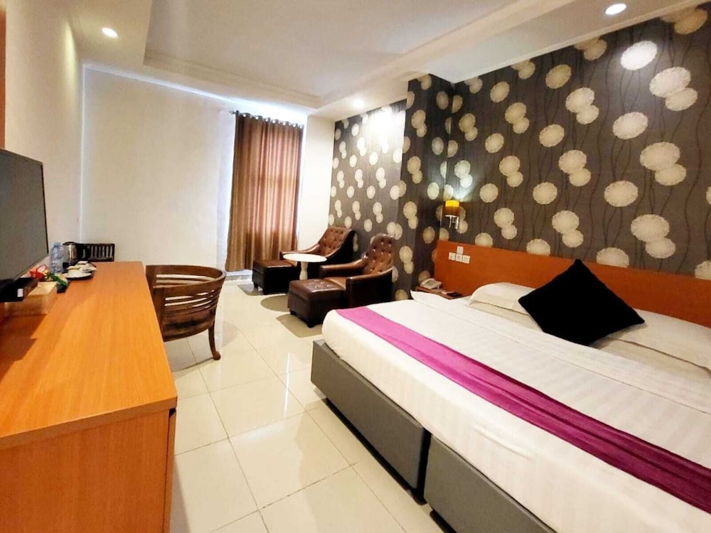 EXECUTIVE, SINGLE, DOUBLE BED