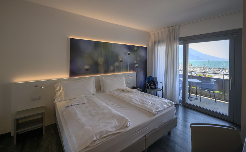 Hotel Riviera 11/50