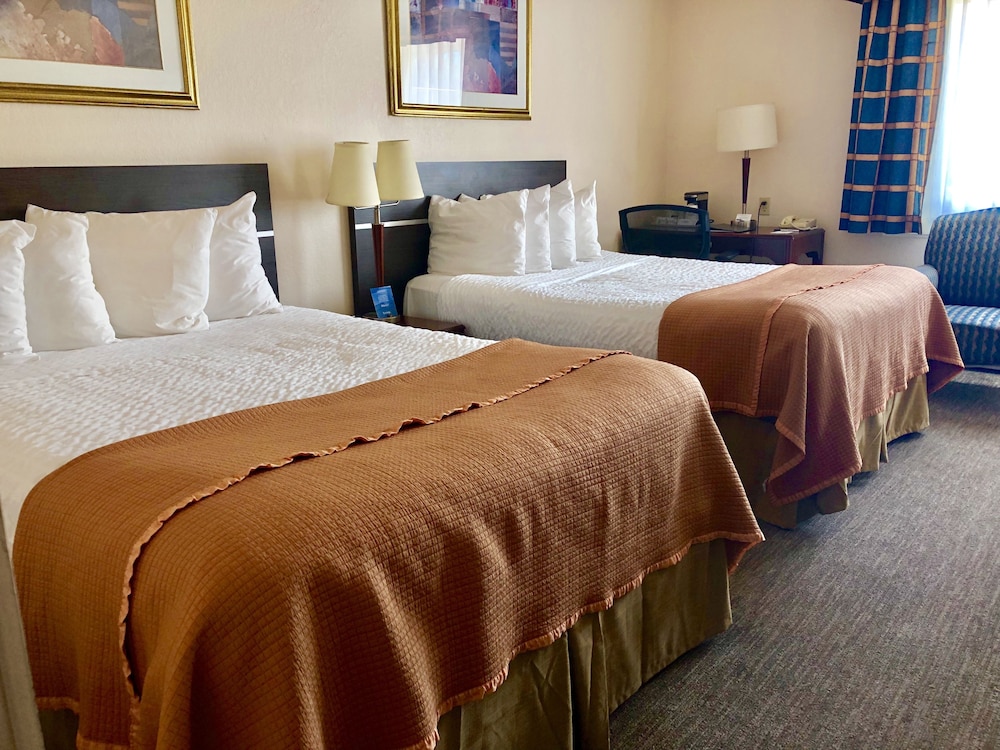 ROOM, 2 DOUBLE BEDS