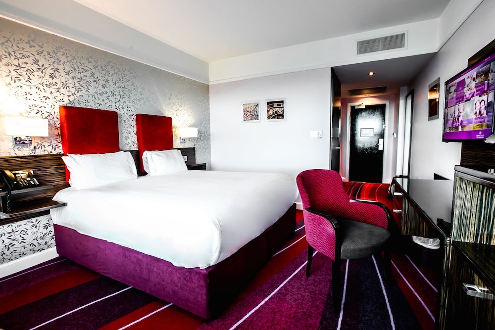 CROWNE PLAZA BLANCHARDSTOWN 28/76