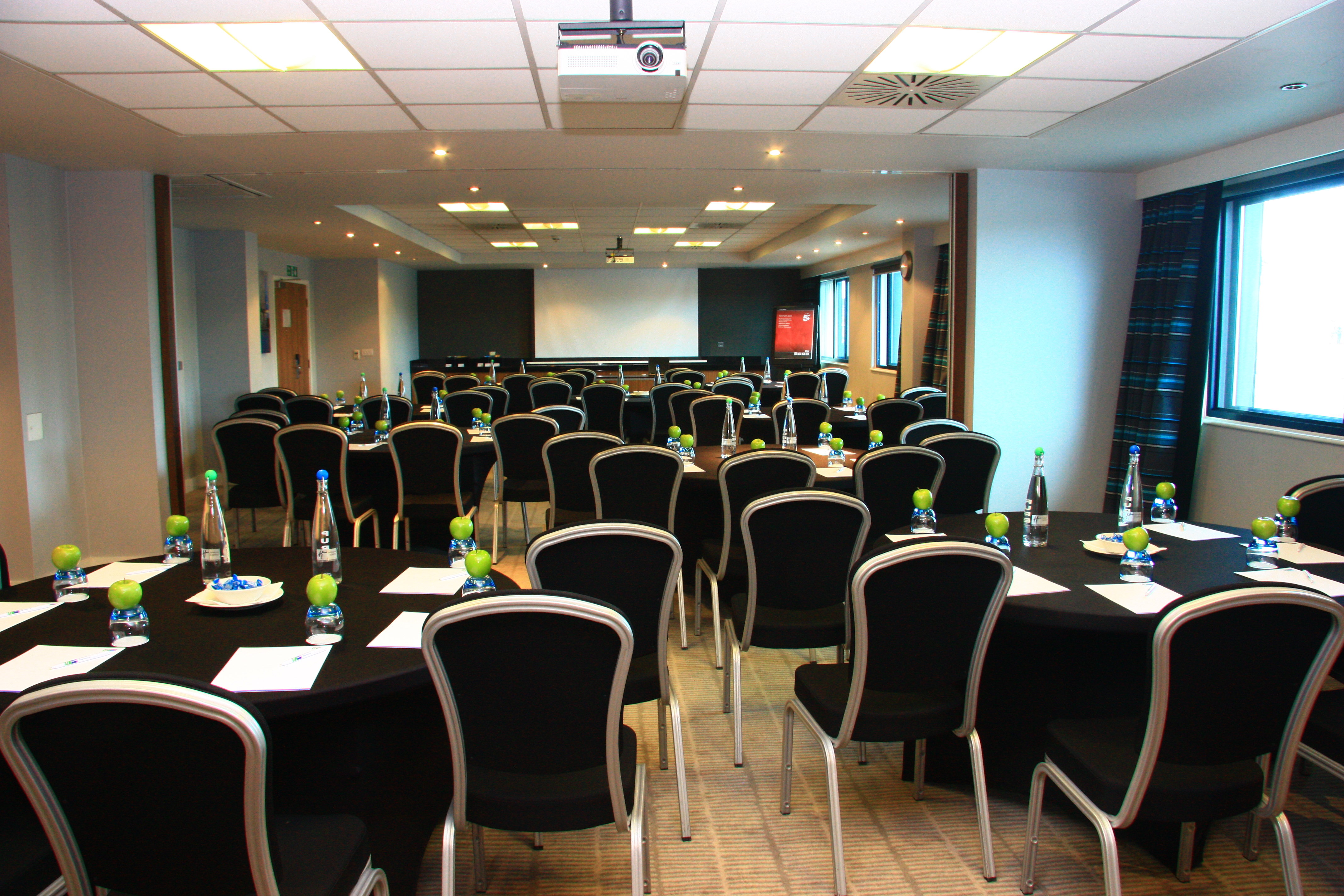 Holiday Inn Express London Heathrow T5 63/70