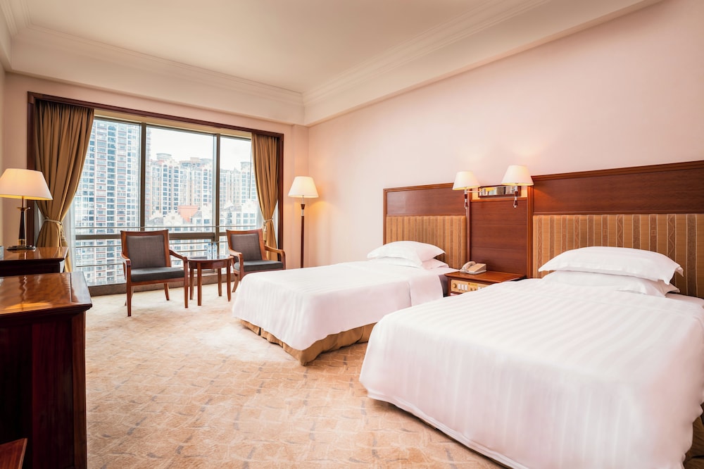 BUSINESS, DOUBLE OR TWIN BED, CITY VIEW
