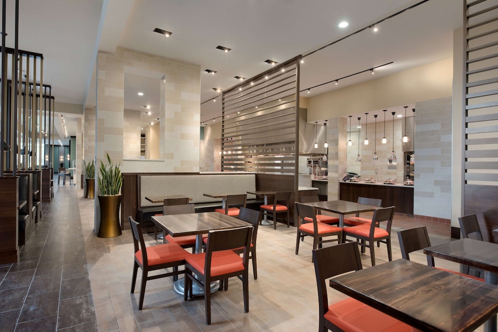 Embassy Suites By Hilton Chicago-Naperville 35/53