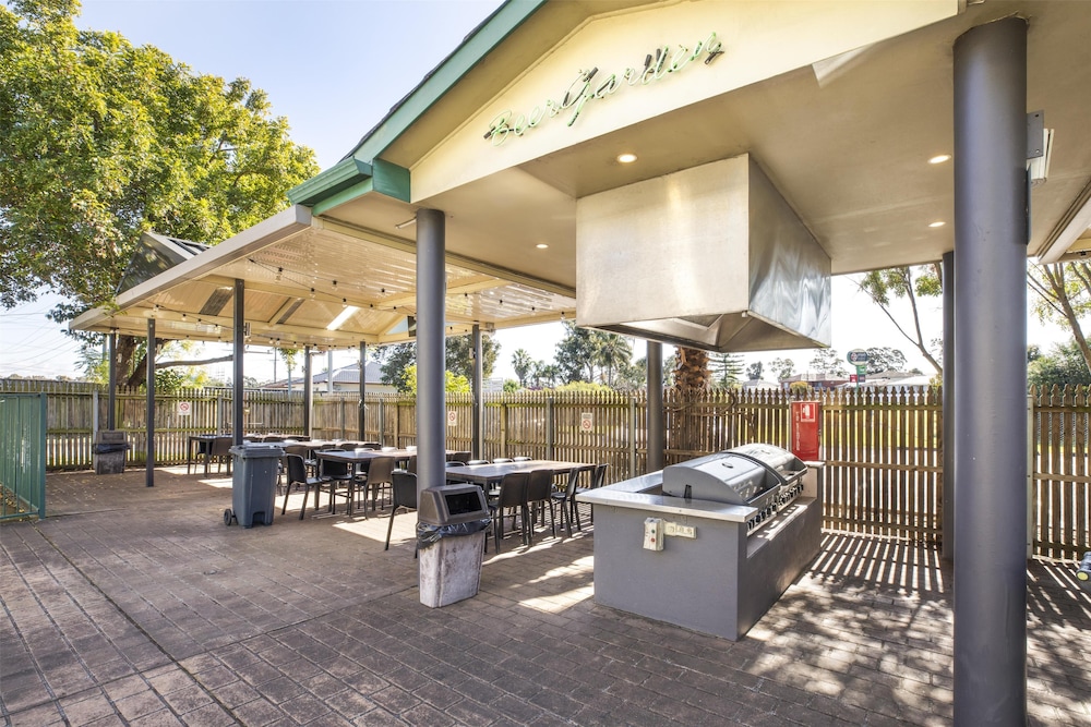Pritchards Hotel 56/63