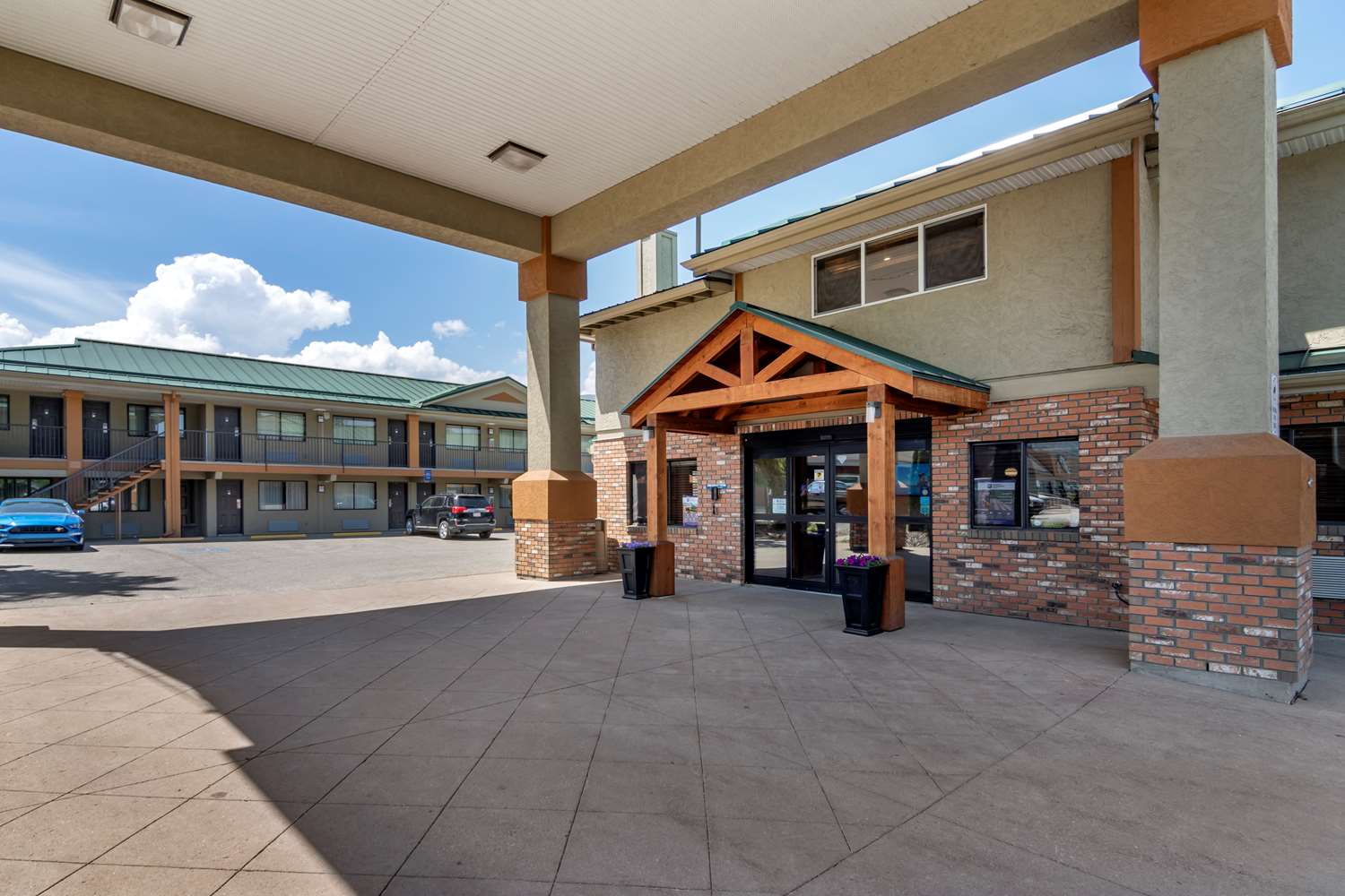 Surestay Plus Hotel By Best Western Salmon Arm 30/32