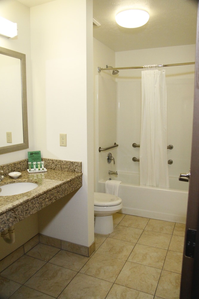 Horizon Inn and Suites 33/62