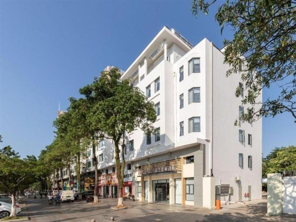 Metropolo Jinjiang Hotel (Haikou East High-speed Railway Station, Normal University) 28/30
