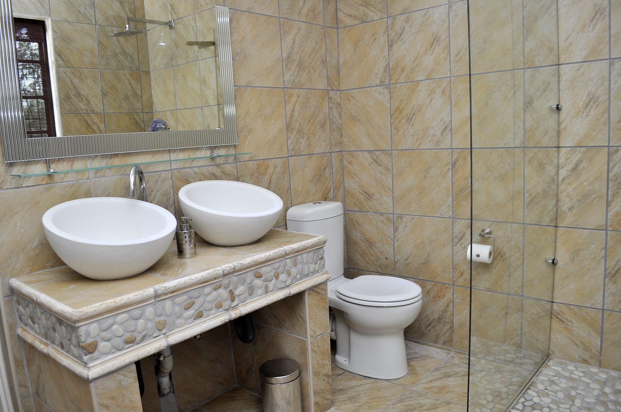 غرفة قياسية بسرير كينج بإطلالة على المدينة، Waterfalls Boutique Hotel 8/8