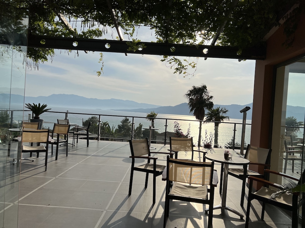 Thalassa Hotel 34/57