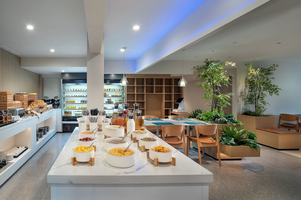 CYBO Station Luohu Shenzhen 43/59