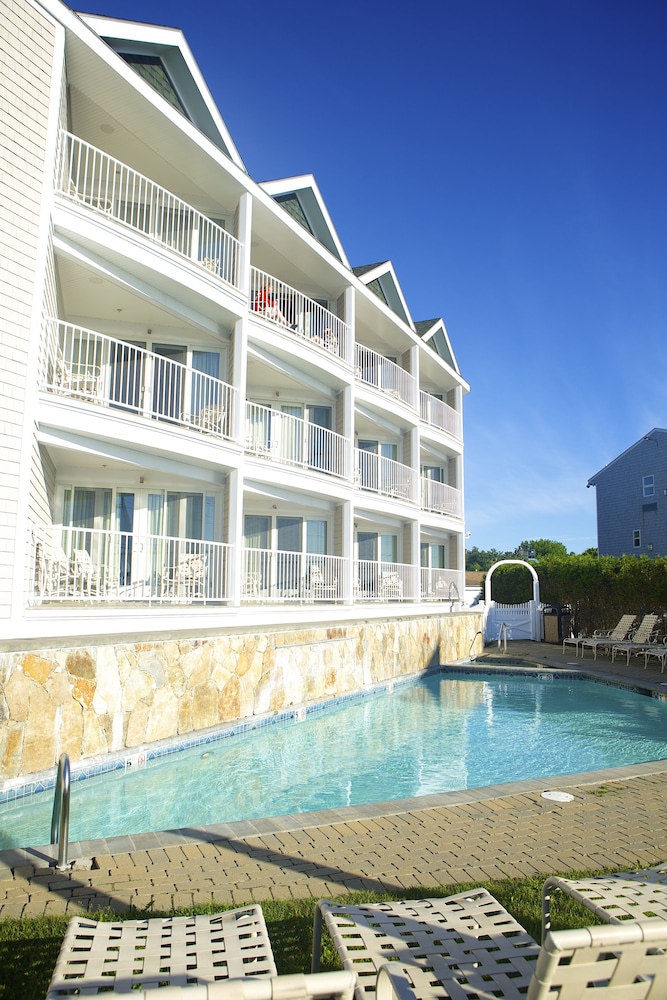 Anchorage Inn and Resort 2/50