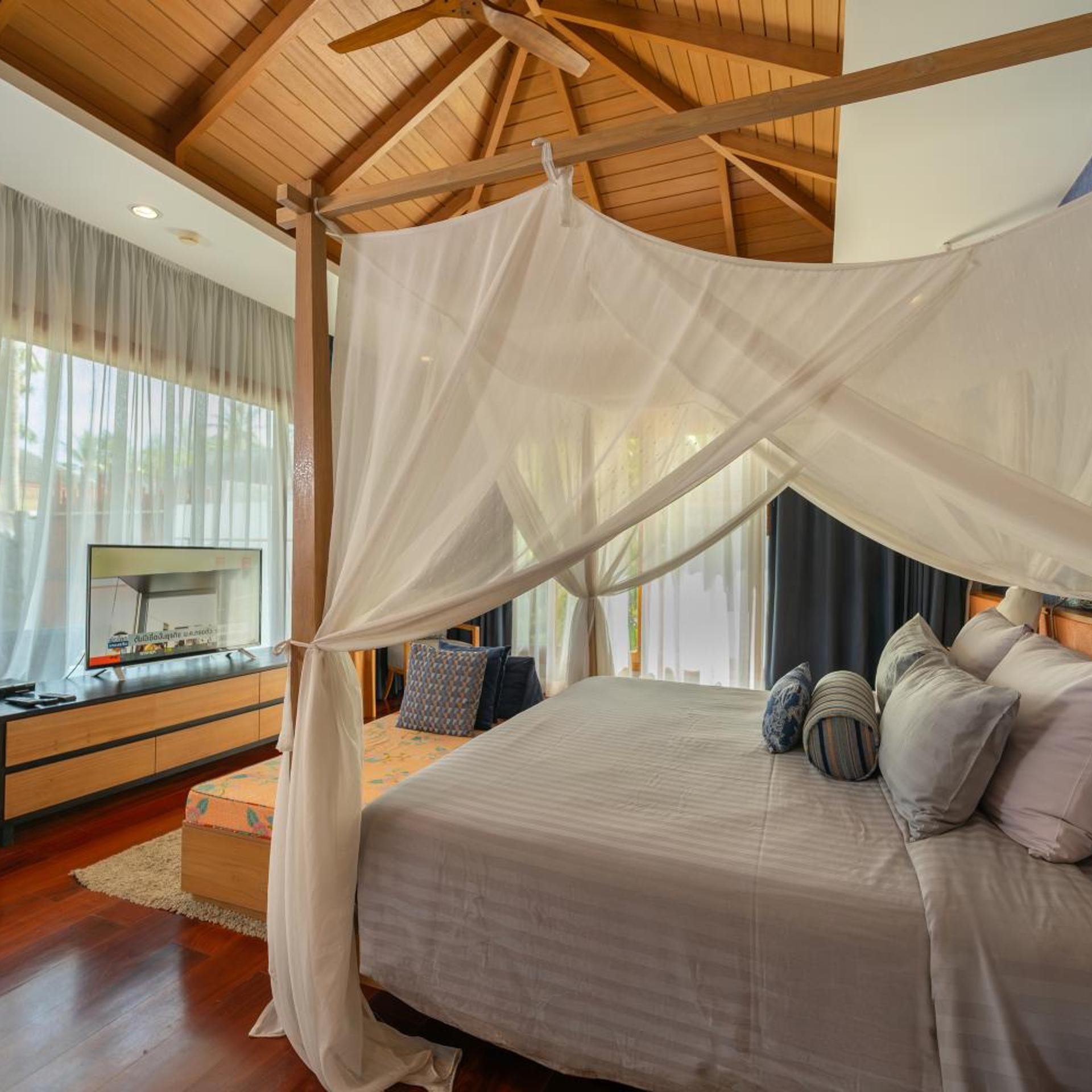 Tropical Pool Villa