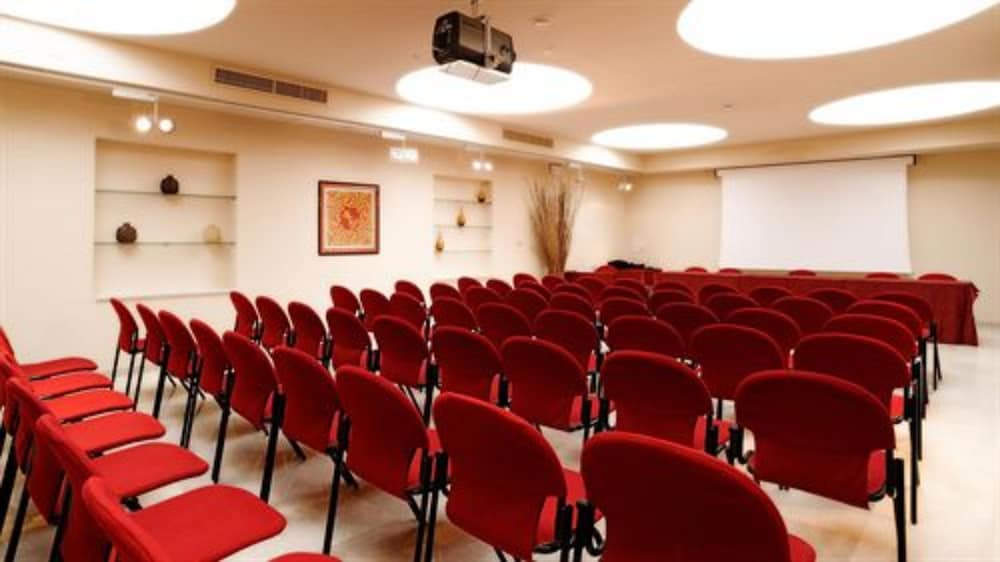 Grand Hotel Mediterranee 53/64