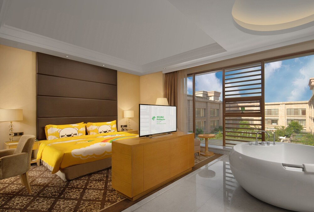 Holiday Inn FOSHAN NANHAI CENTRAL 56/81