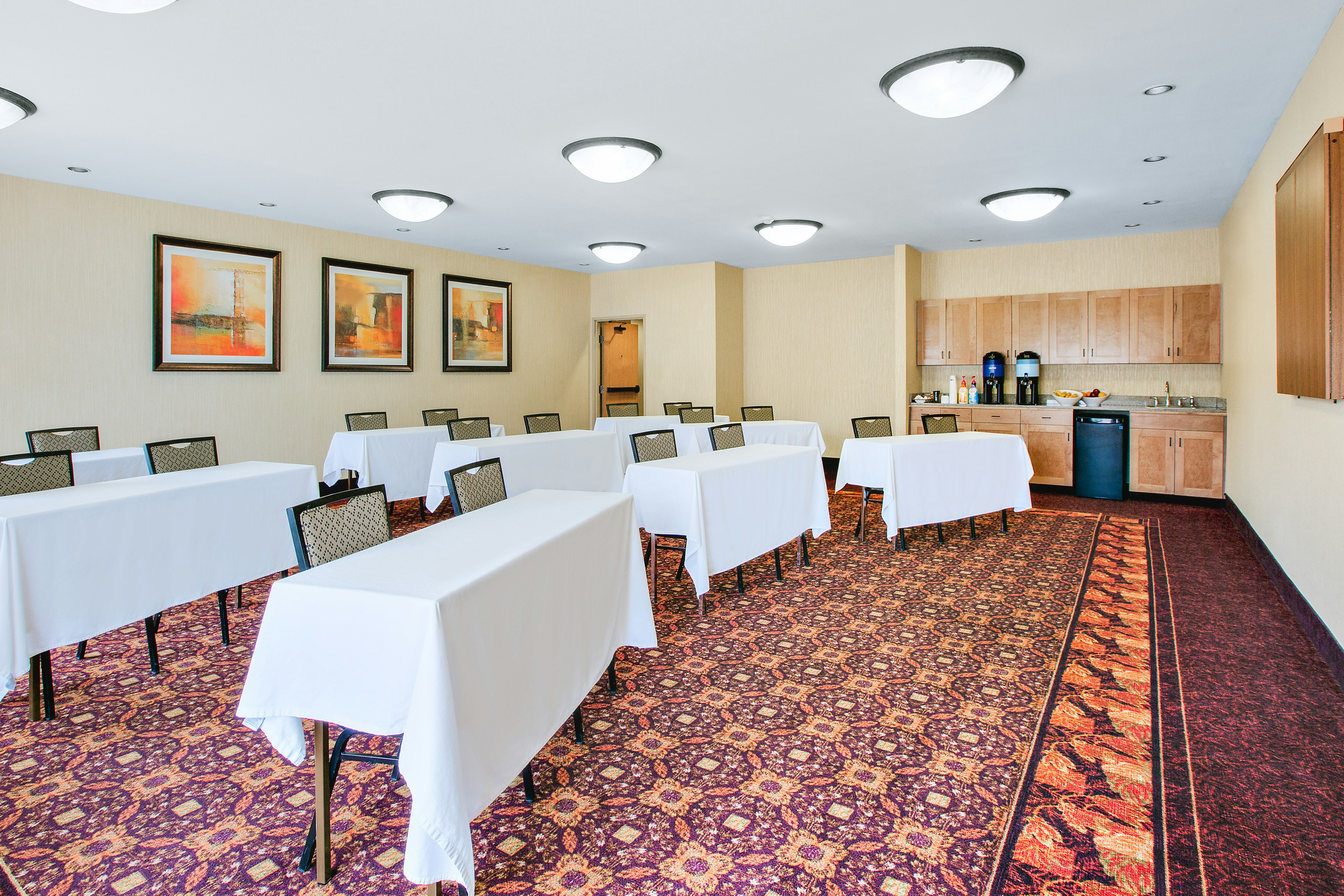 Holiday Inn Express Hotel And Suites Gillette 53/76
