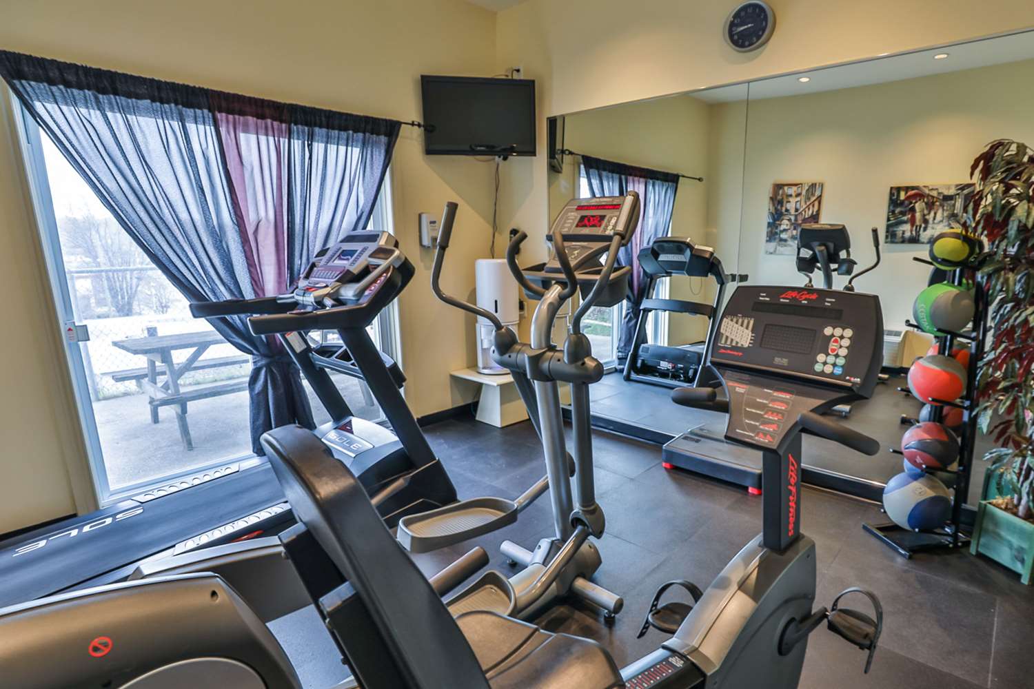 Comfort Inn & Suites Saint-Jerome 11/16